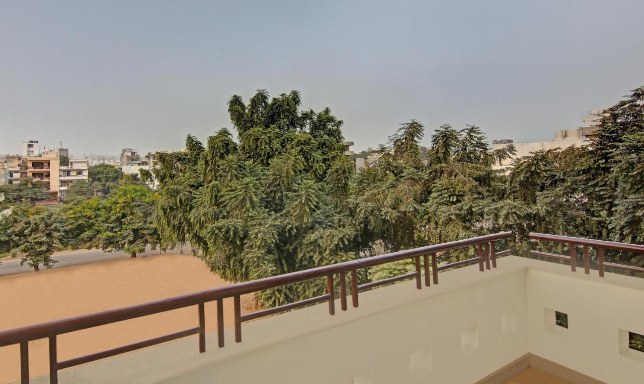 Treebo Trend Amexx Golf Course Road Hotel Gurgaon Luaran gambar